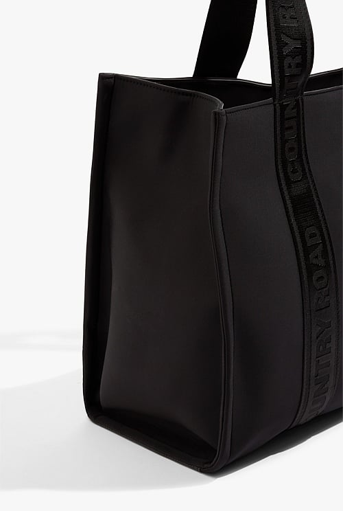 Top Branded Tote Bags In The UK: Trends And Market Insights