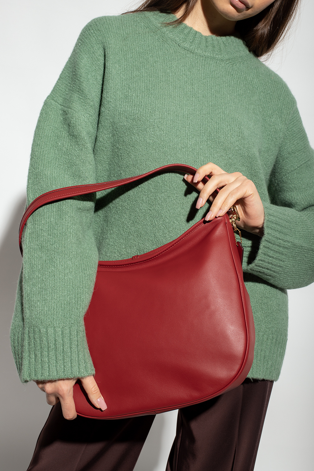 What Is A Hobo Bag and How Brands Can Tap Into This Fashion Staple?