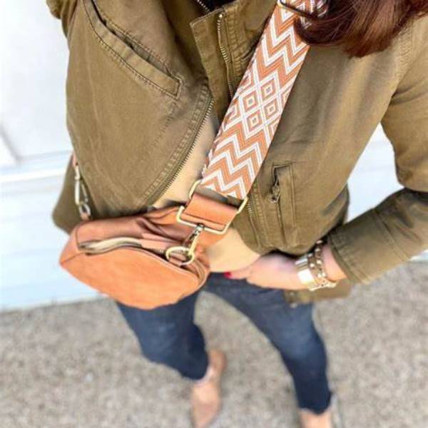 How to Wear a Crossbody Bag: A Simple Style Guide