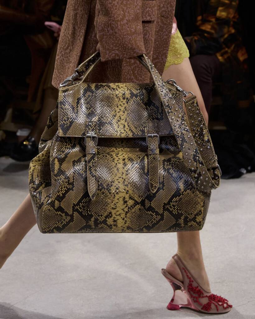 Top 10 Trends from Italian Bag Manufacturers: What’s Hot in Design?