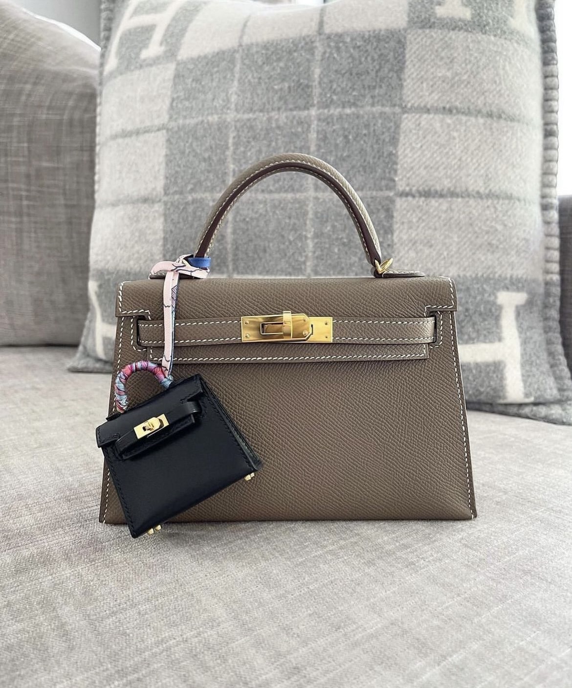 Hermès Kelly Bag Price Guide 2025: What Experts Won’t Tell You About Real Costs