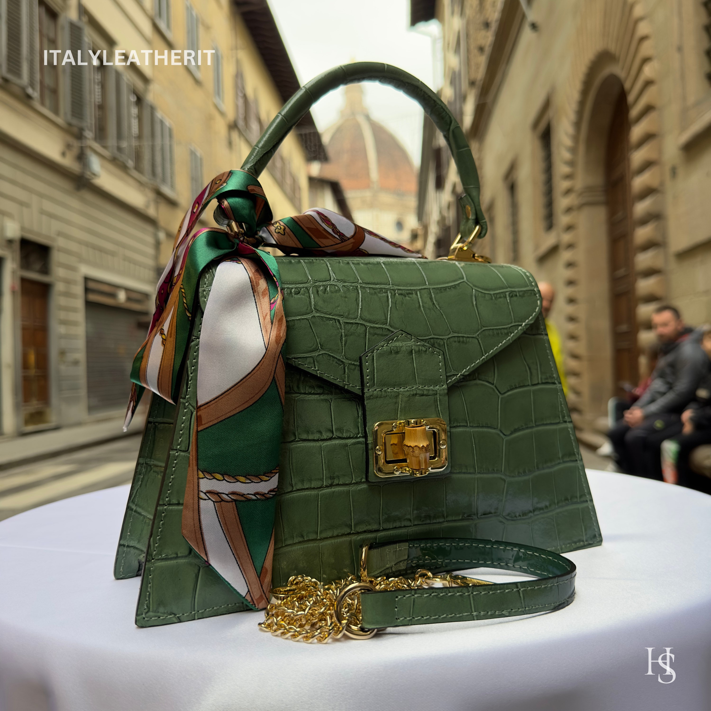 Top 10 Trends from Italian Bag Manufacturers: What’s Hot in Design?